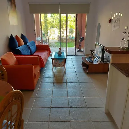 Apartment Mandria garden resort,pools-garden-beach 3 in One! Paphos
